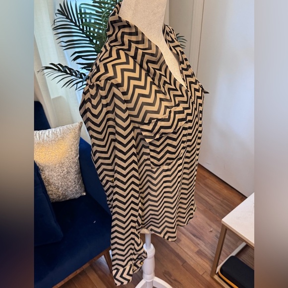 Chevron Patterned Lightweight Women's Top Camisole - Picture 3 of 15